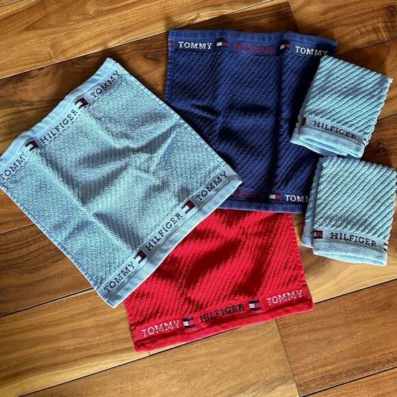 Red, white, and blue towels. Set of 16 various colors & sizes. Excellent Cond - Picture 4 of 6